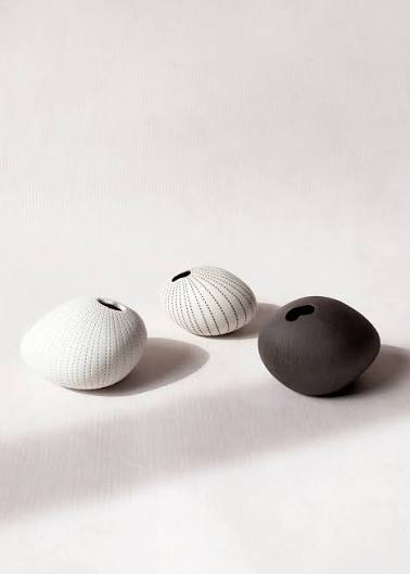Pebble Foot Bud Vessel