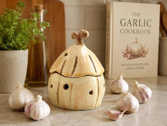 Garlic Keeper